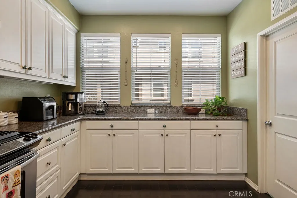 821 E Cassia #E