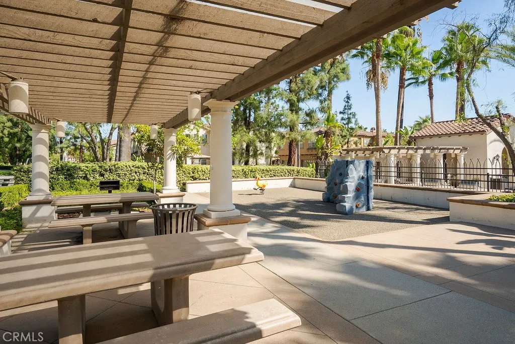 821 E Cassia #E