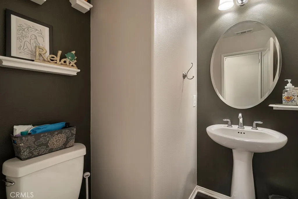 821 E Cassia #E