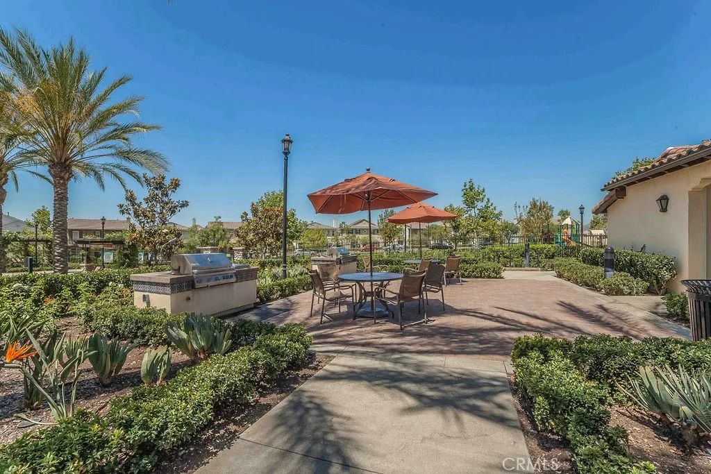 821 E Cassia #E