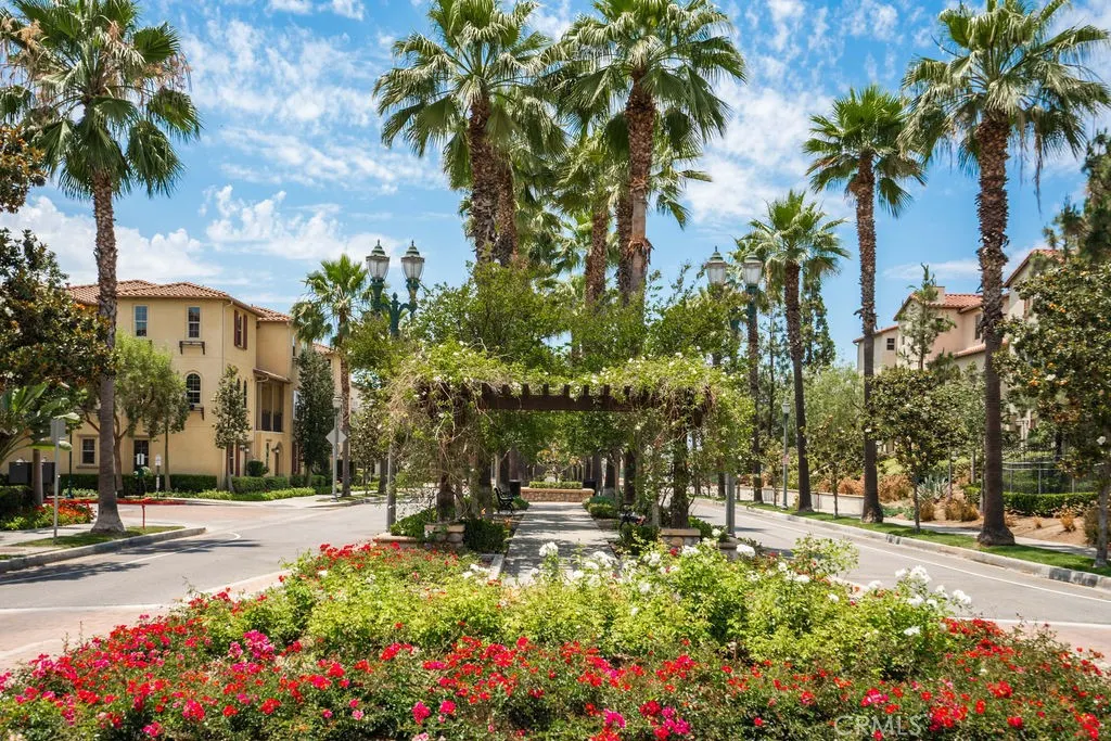 821 E Cassia #E