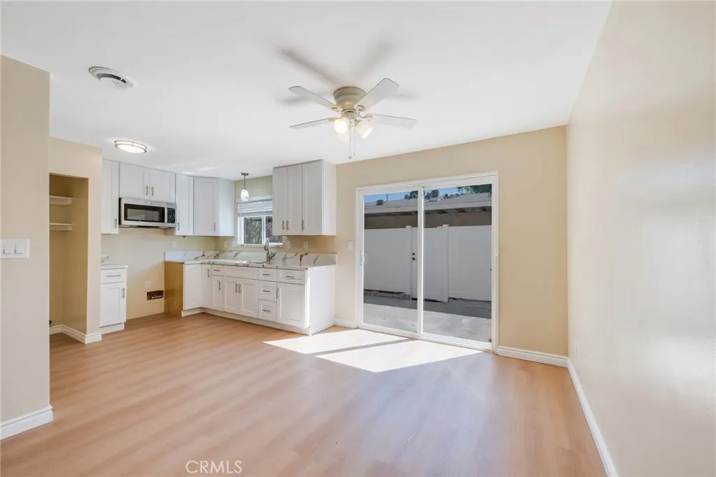 410 N Cerritos