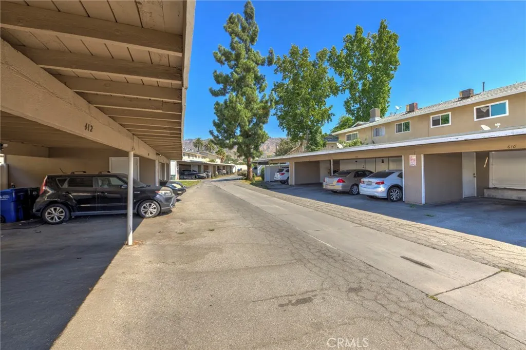 410 N Cerritos