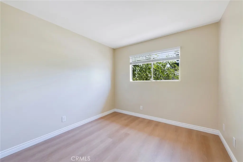 410 N Cerritos