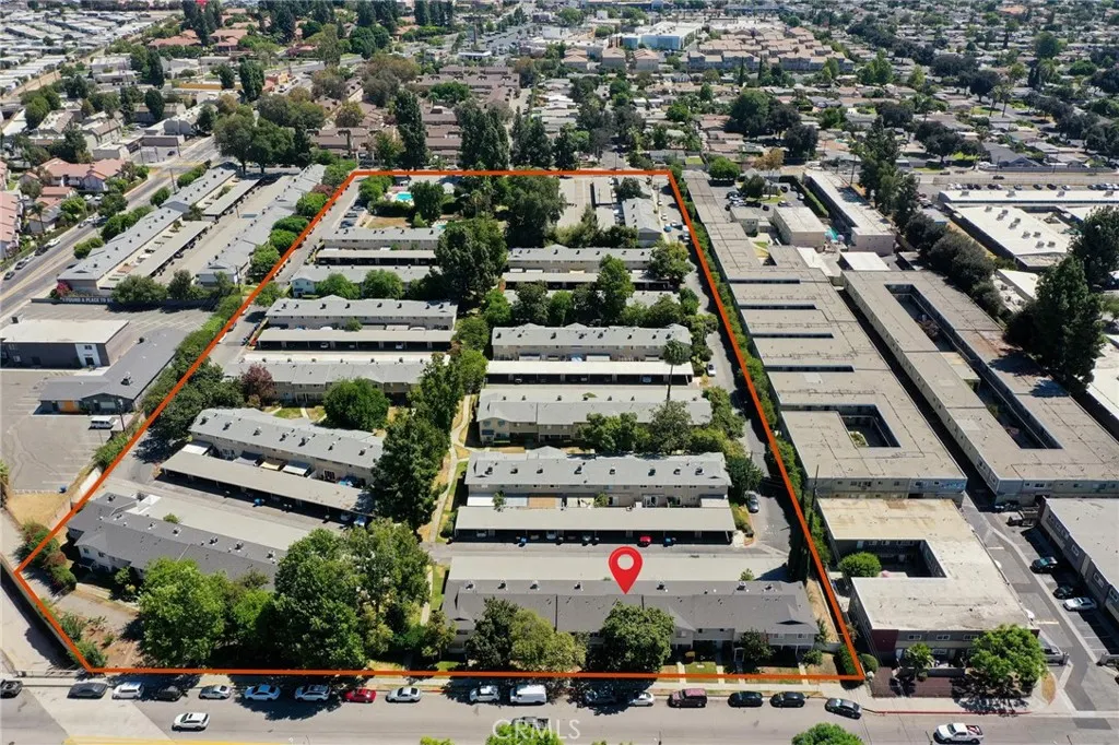 410 N Cerritos