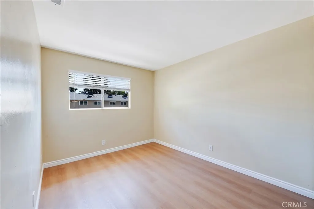 410 N Cerritos