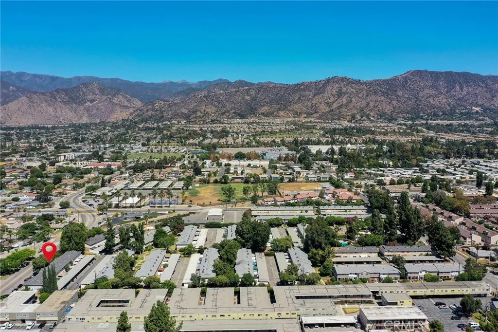 410 N Cerritos