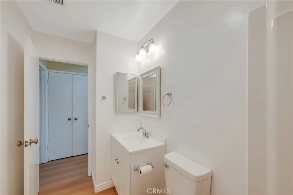 410 N Cerritos