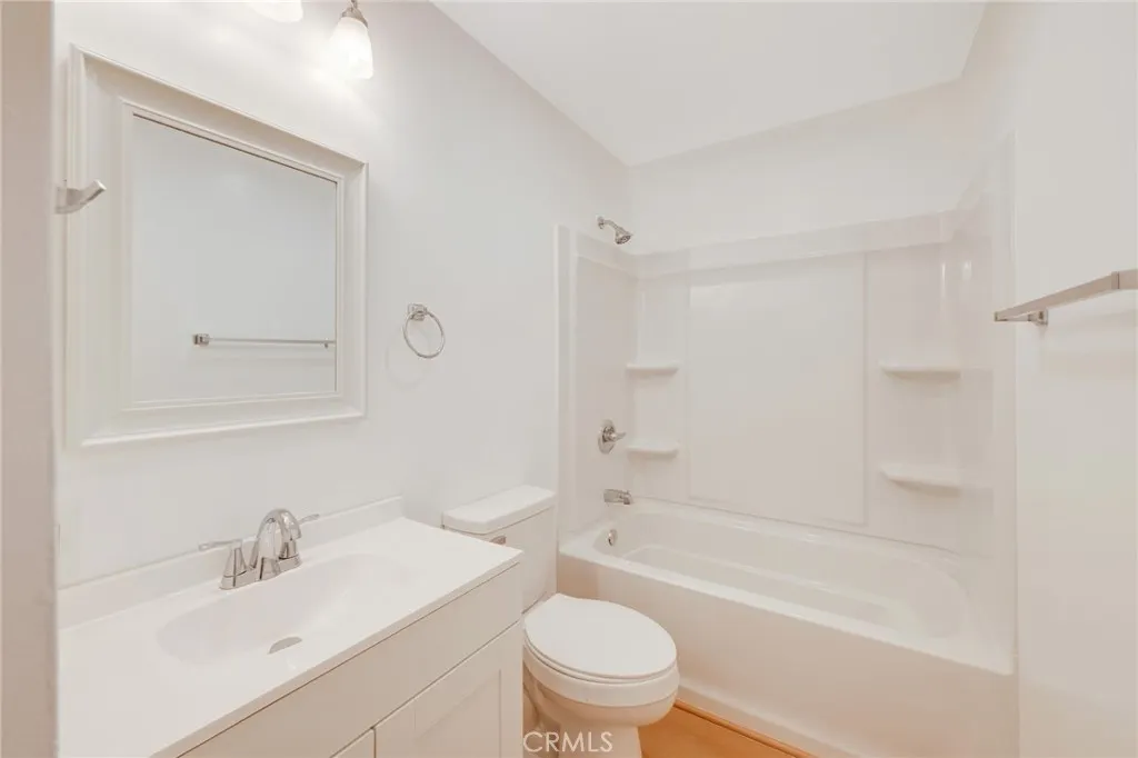410 N Cerritos