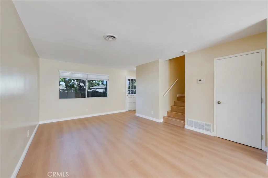 410 N Cerritos