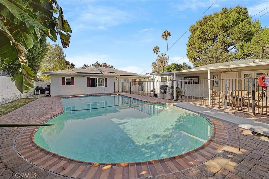 621 E Cypress Avenue