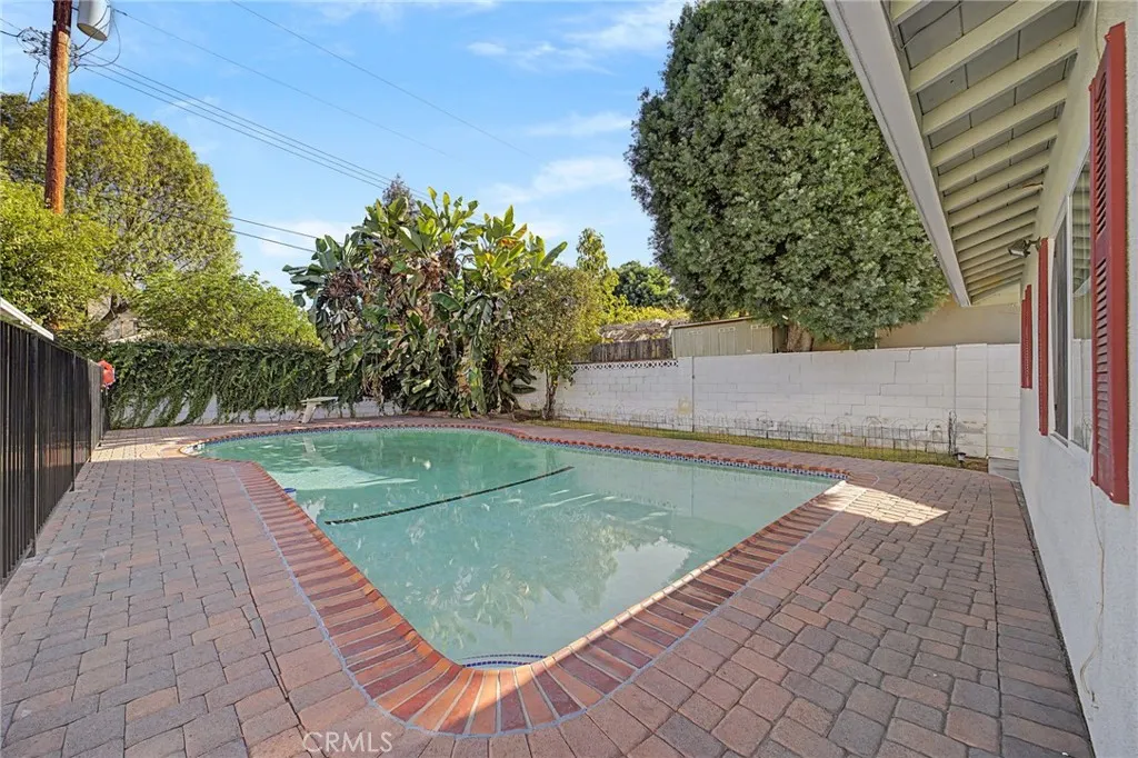 621 E Cypress Avenue