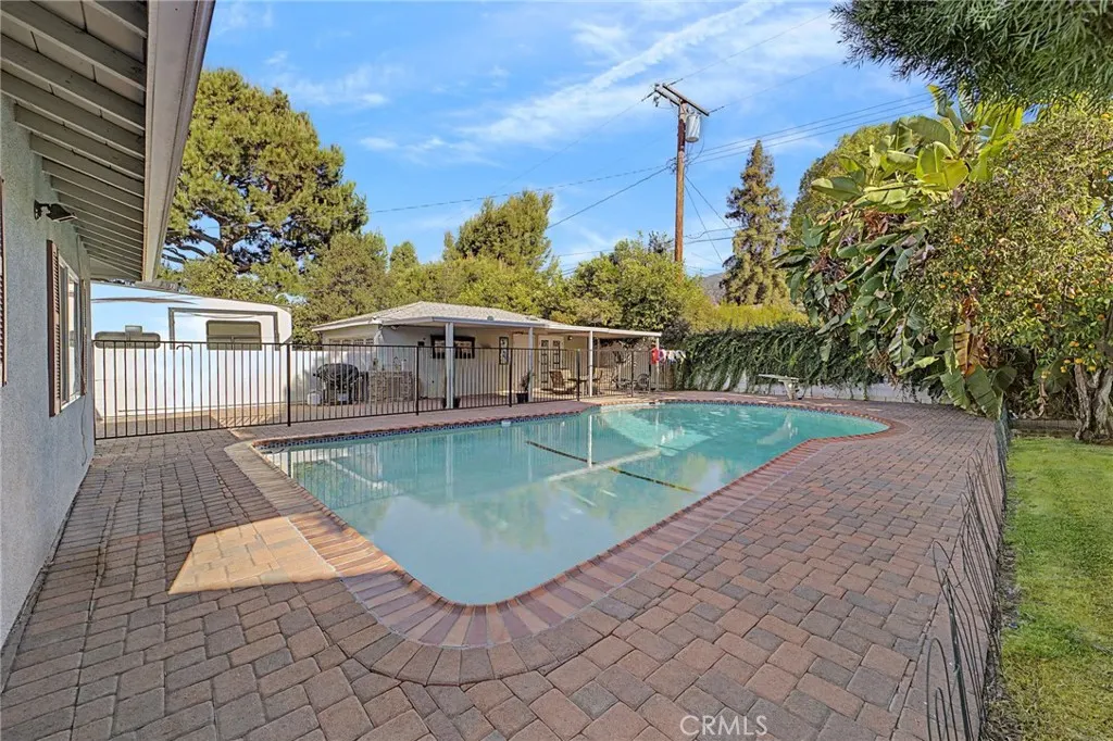 621 E Cypress Avenue