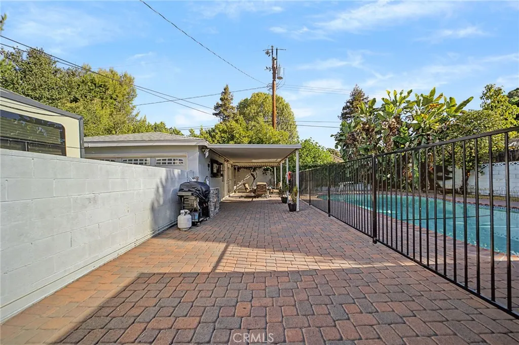 621 E Cypress Avenue