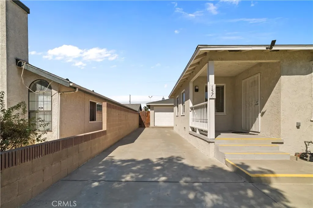 157 N Alameda Avenue