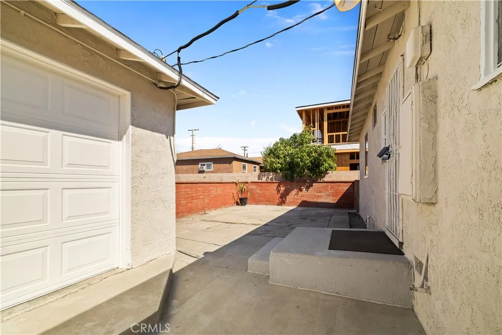 157 N Alameda Avenue