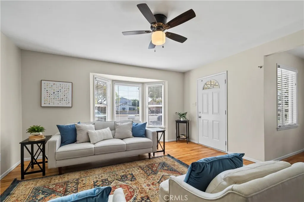 157 N Alameda Avenue