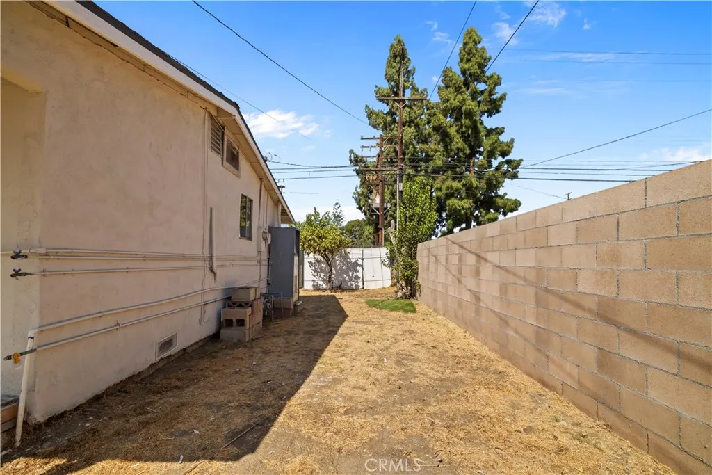 157 N Alameda Avenue