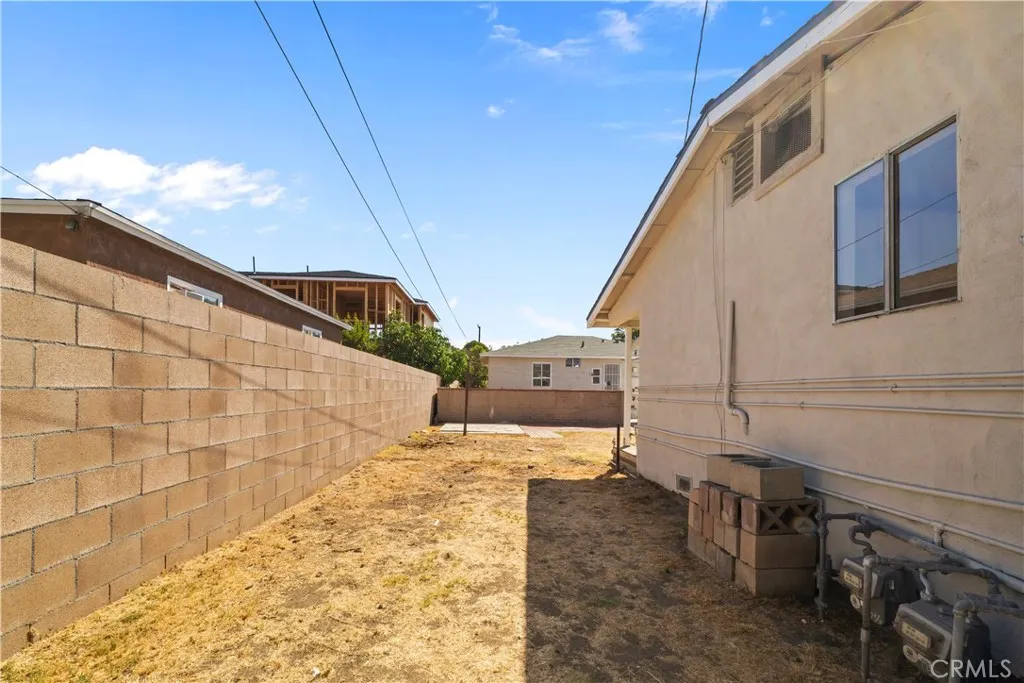 157 N Alameda Avenue