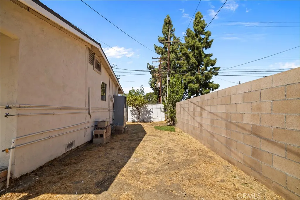 157 N Alameda Avenue