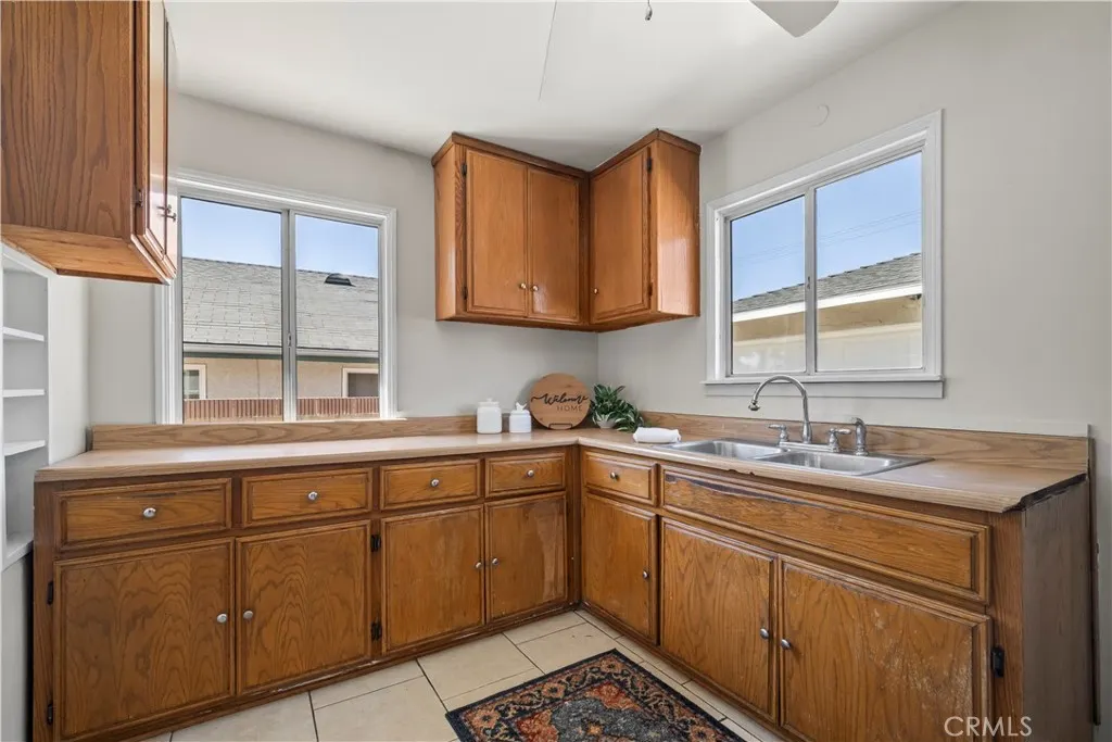 157 N Alameda Avenue