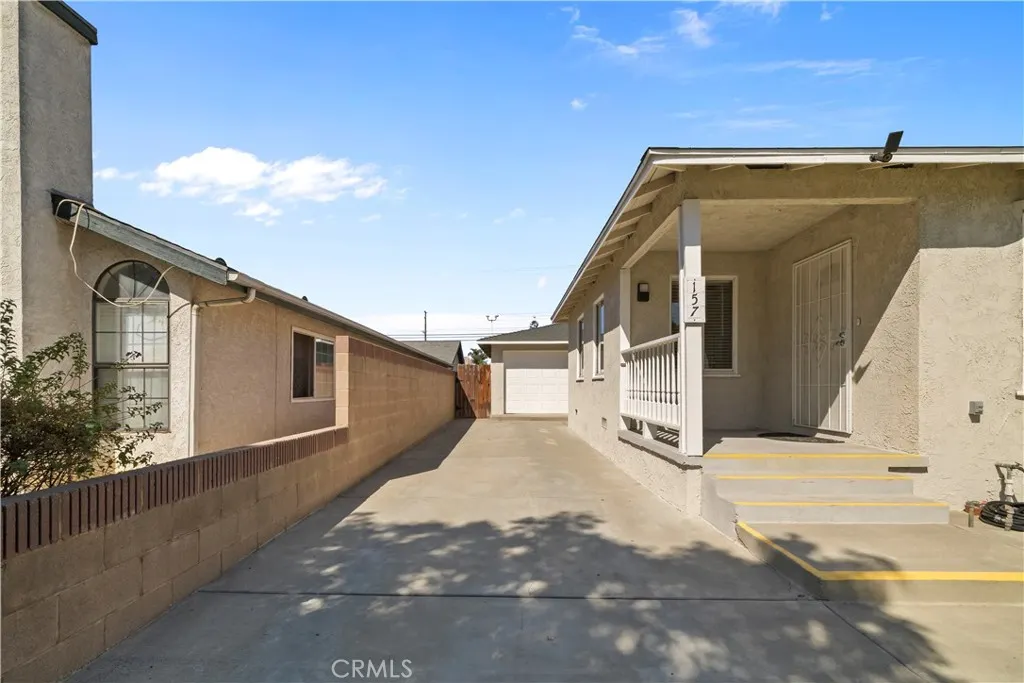 157 N Alameda Avenue