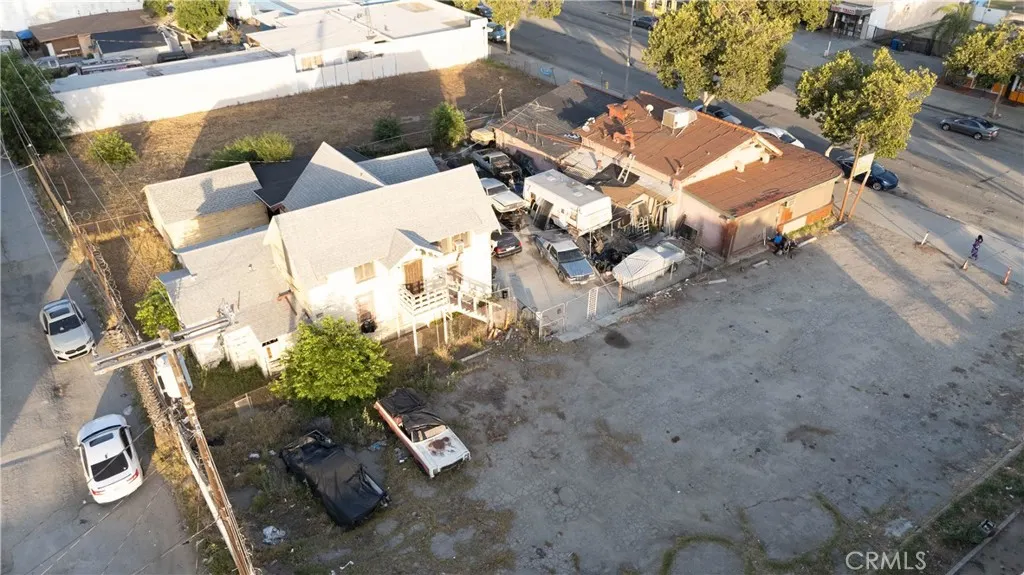 845 W Holt