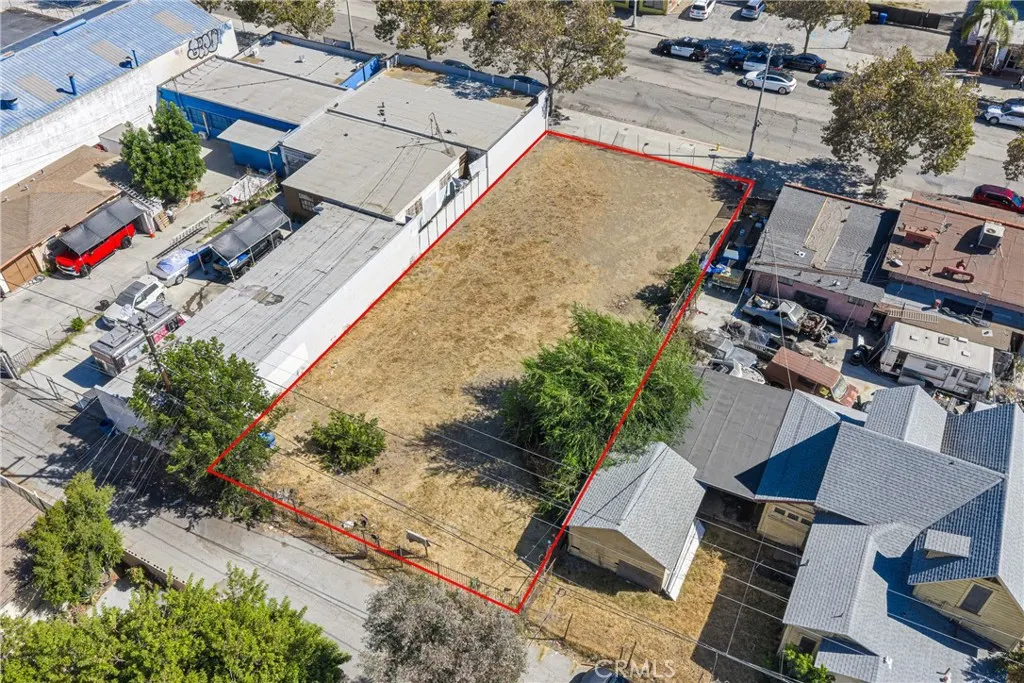 845 W Holt