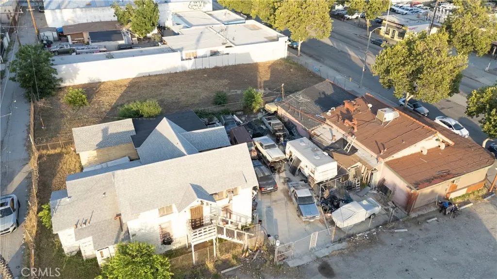 845 W Holt