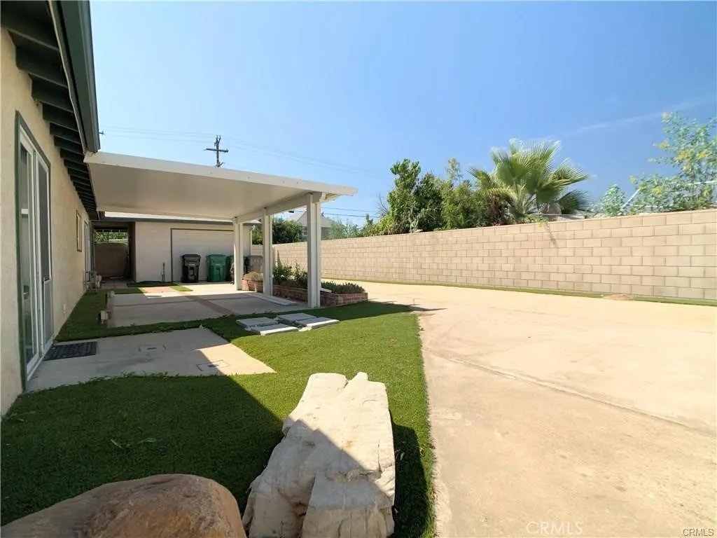 12931 Roswell Avenue