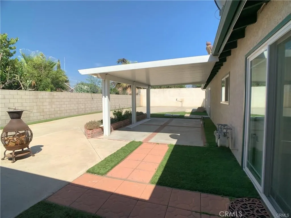 12931 Roswell Avenue