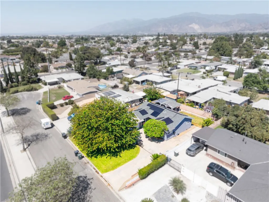 533 E Covina