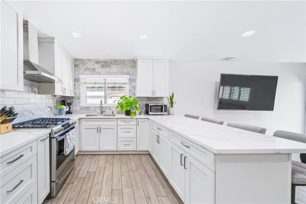 533 E Covina