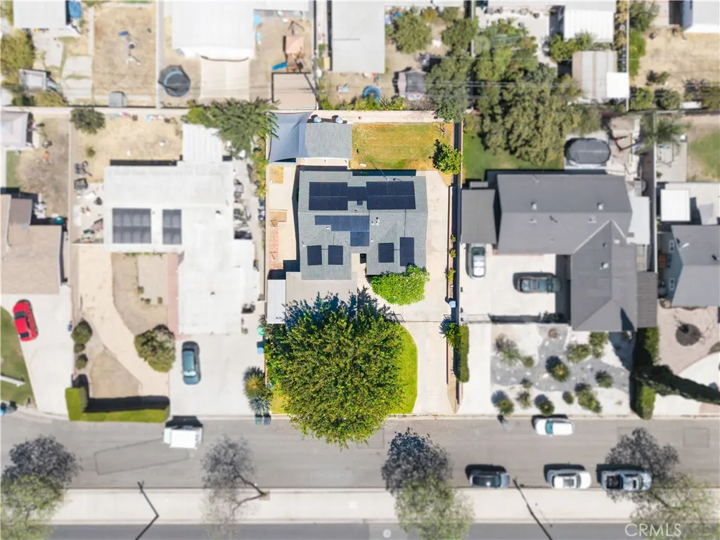 533 E Covina