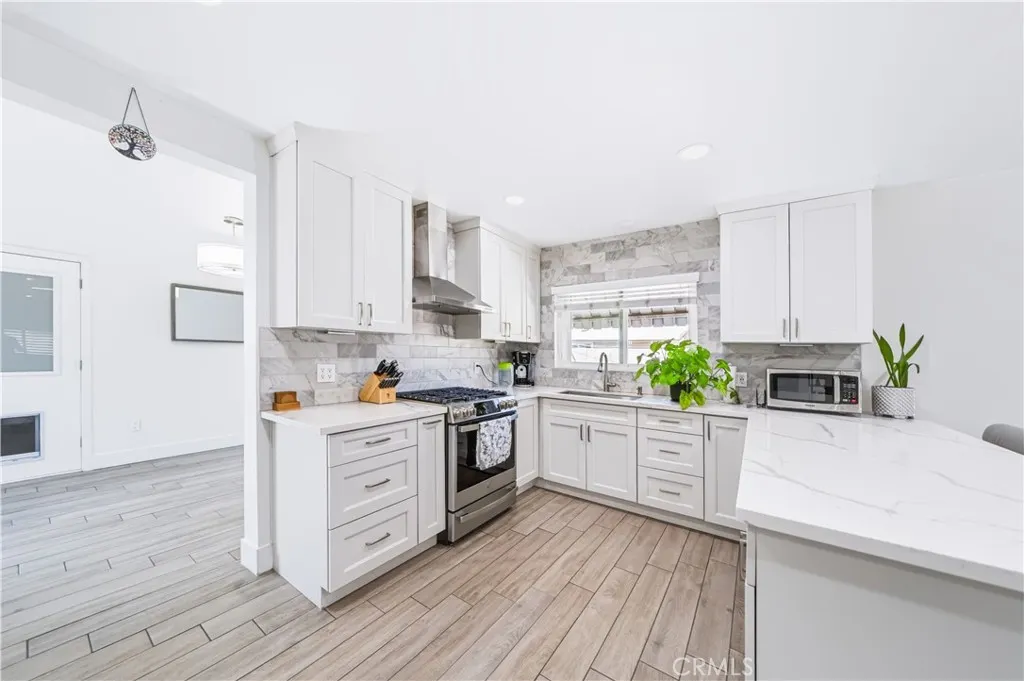533 E Covina