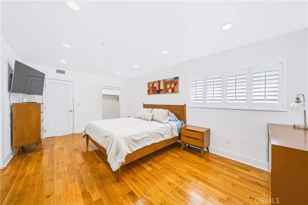 533 E Covina