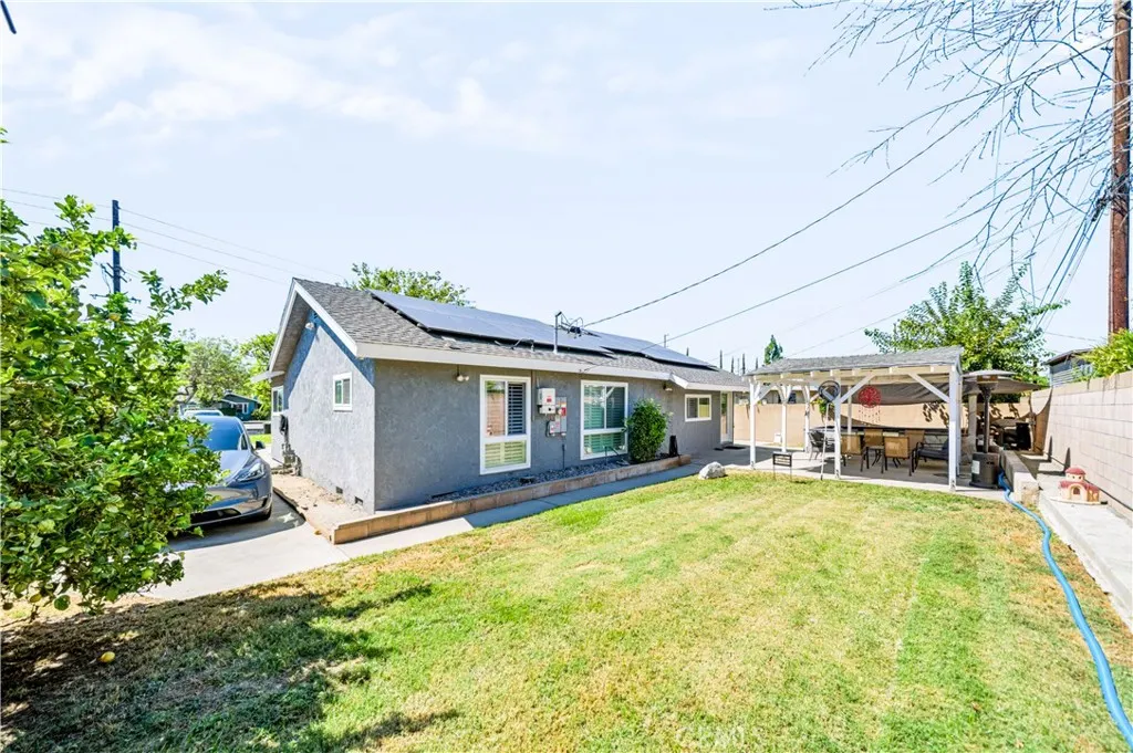 533 E Covina