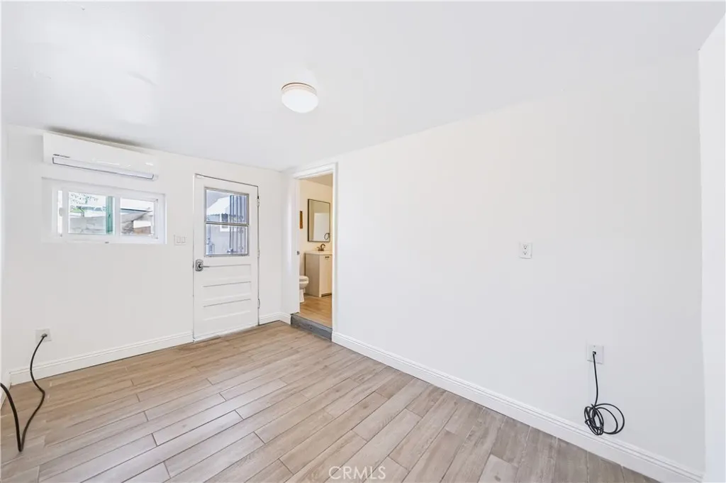 533 E Covina