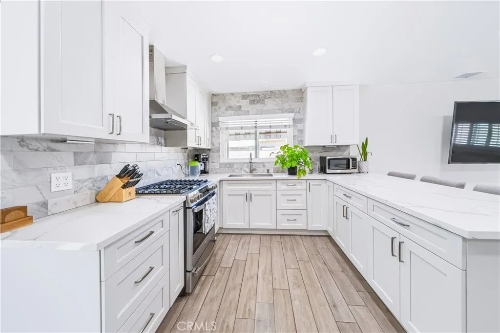 533 E Covina