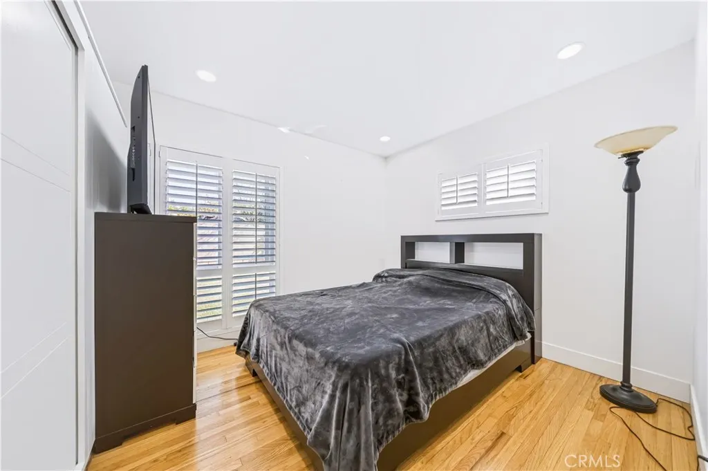 533 E Covina