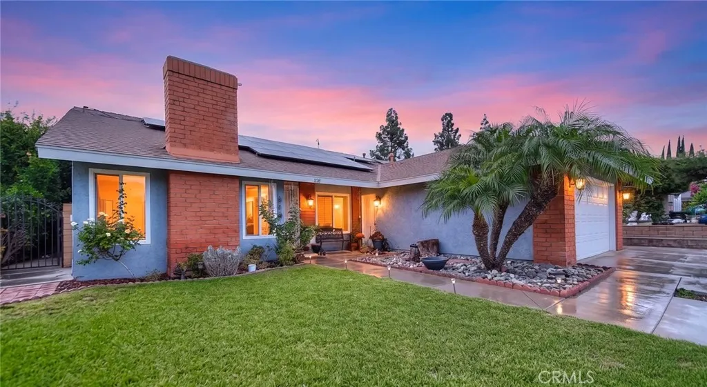 1537 Meadow Glen