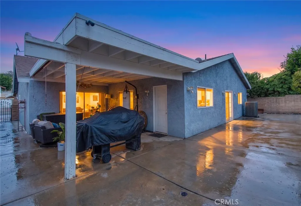 1537 Meadow Glen