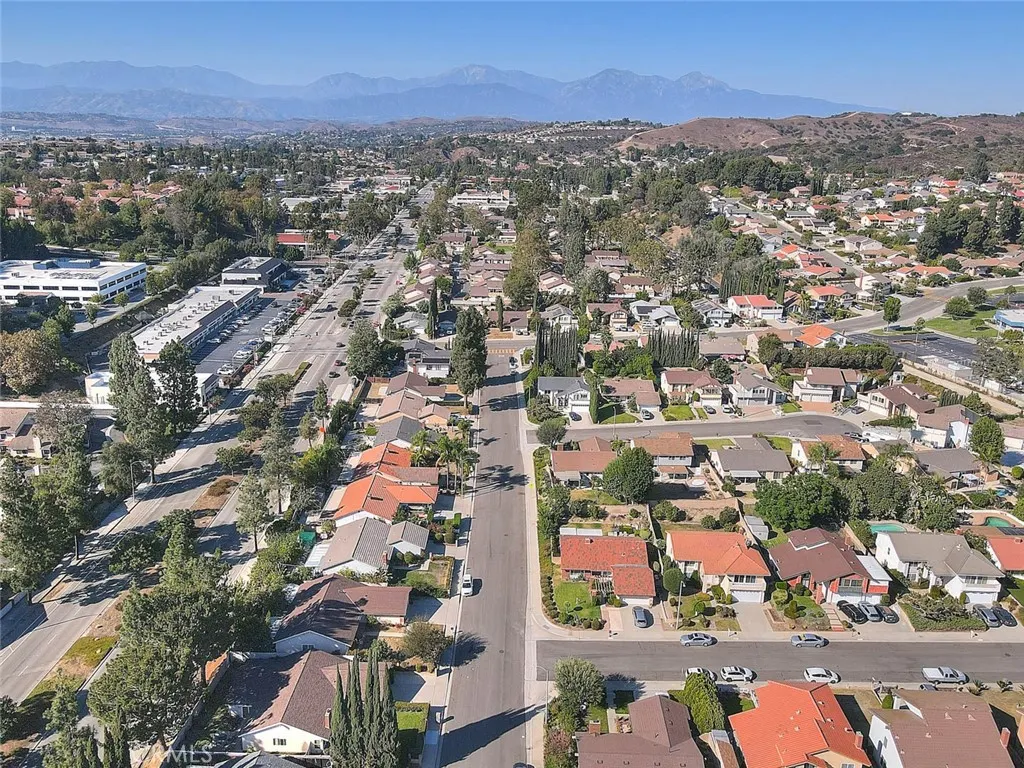 1537 Meadow Glen