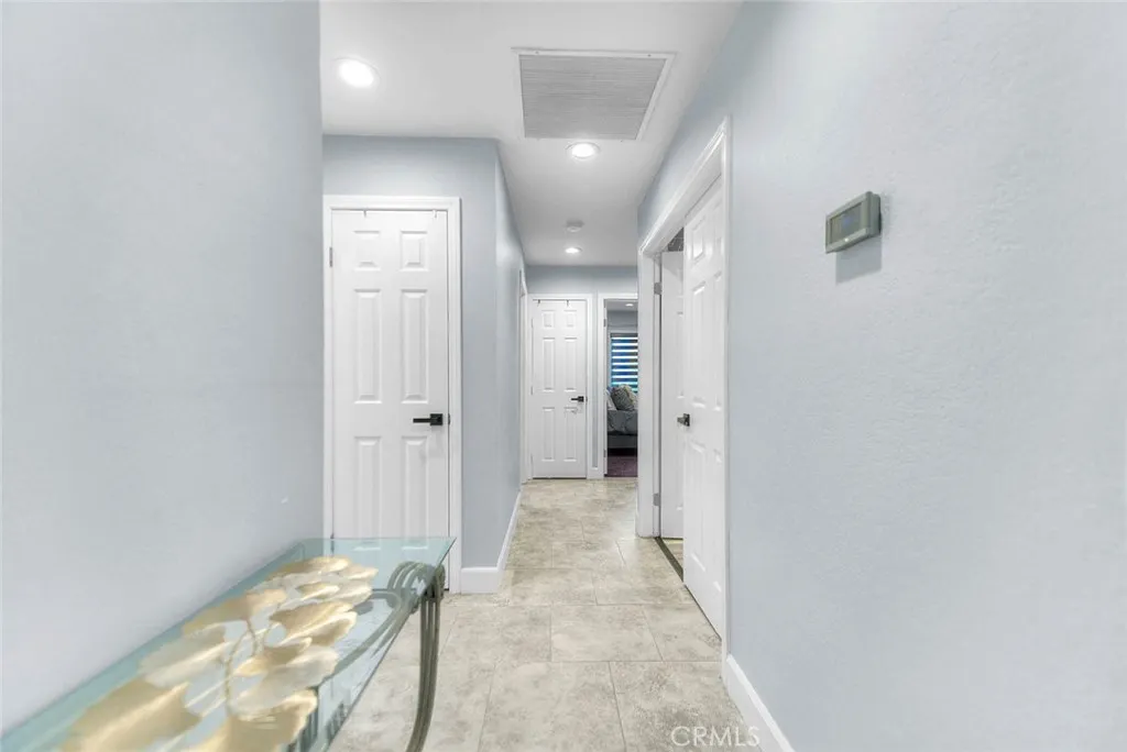 1537 Meadow Glen