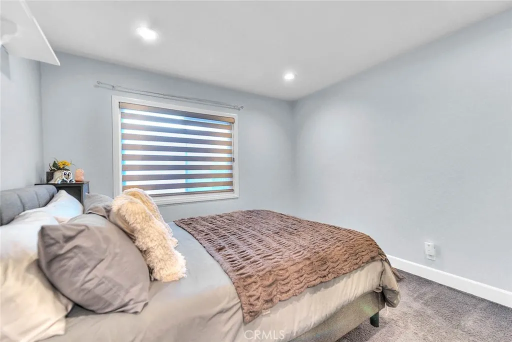 1537 Meadow Glen