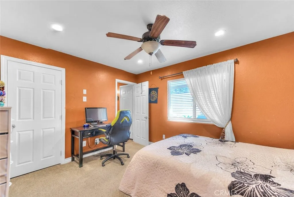 1537 Meadow Glen