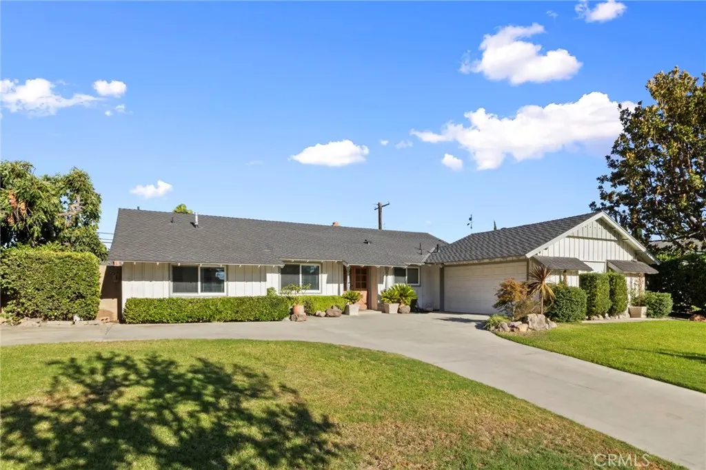 1338 N Albright