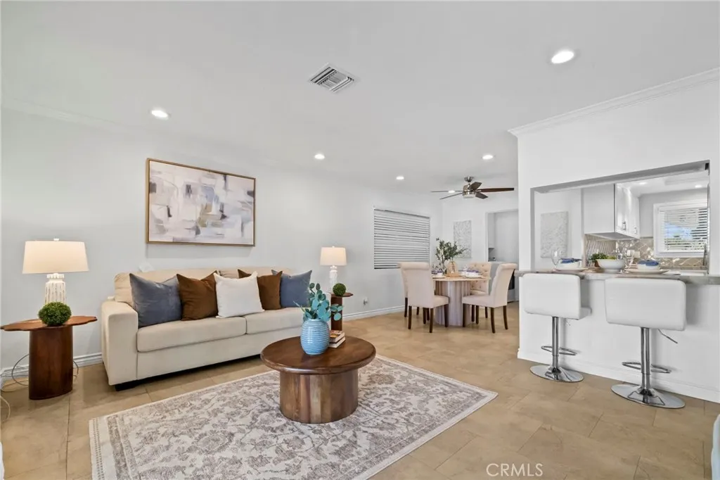 1338 N Albright