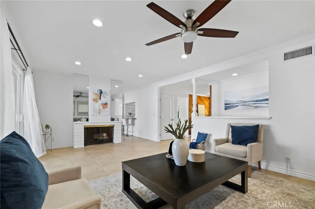 1338 N Albright