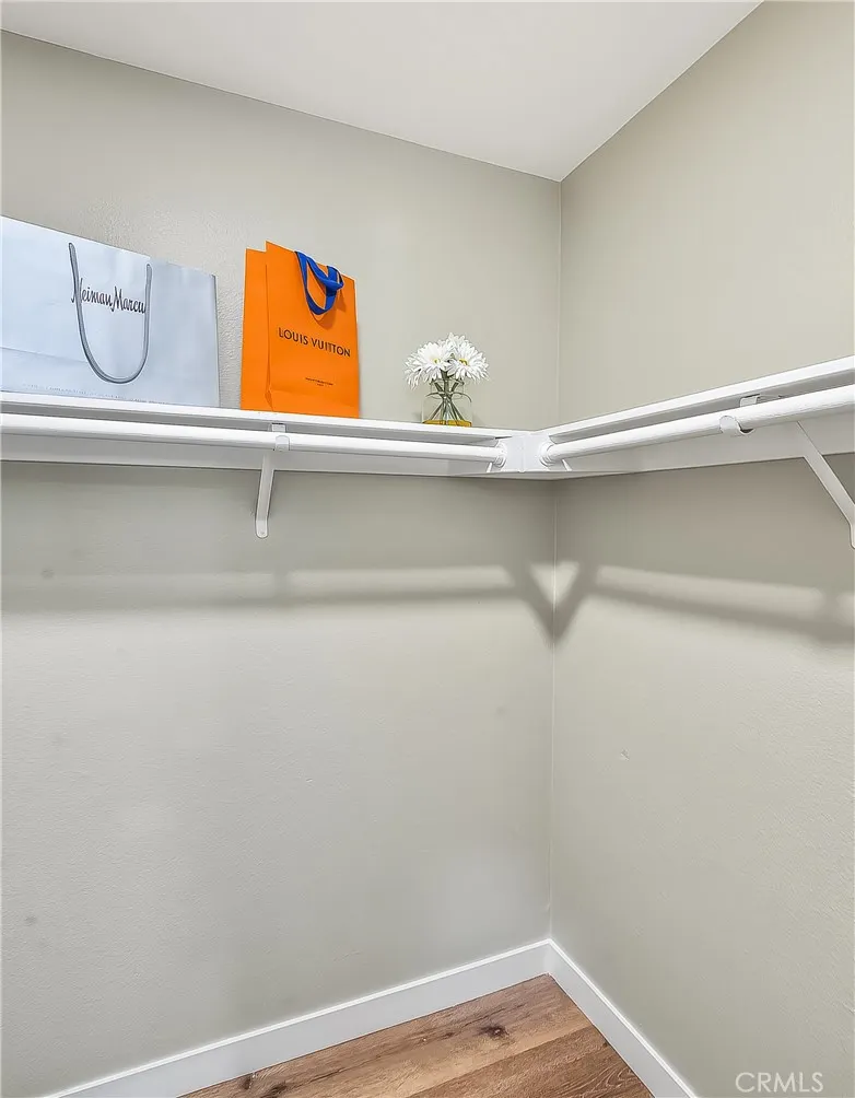 286 W Renwick
